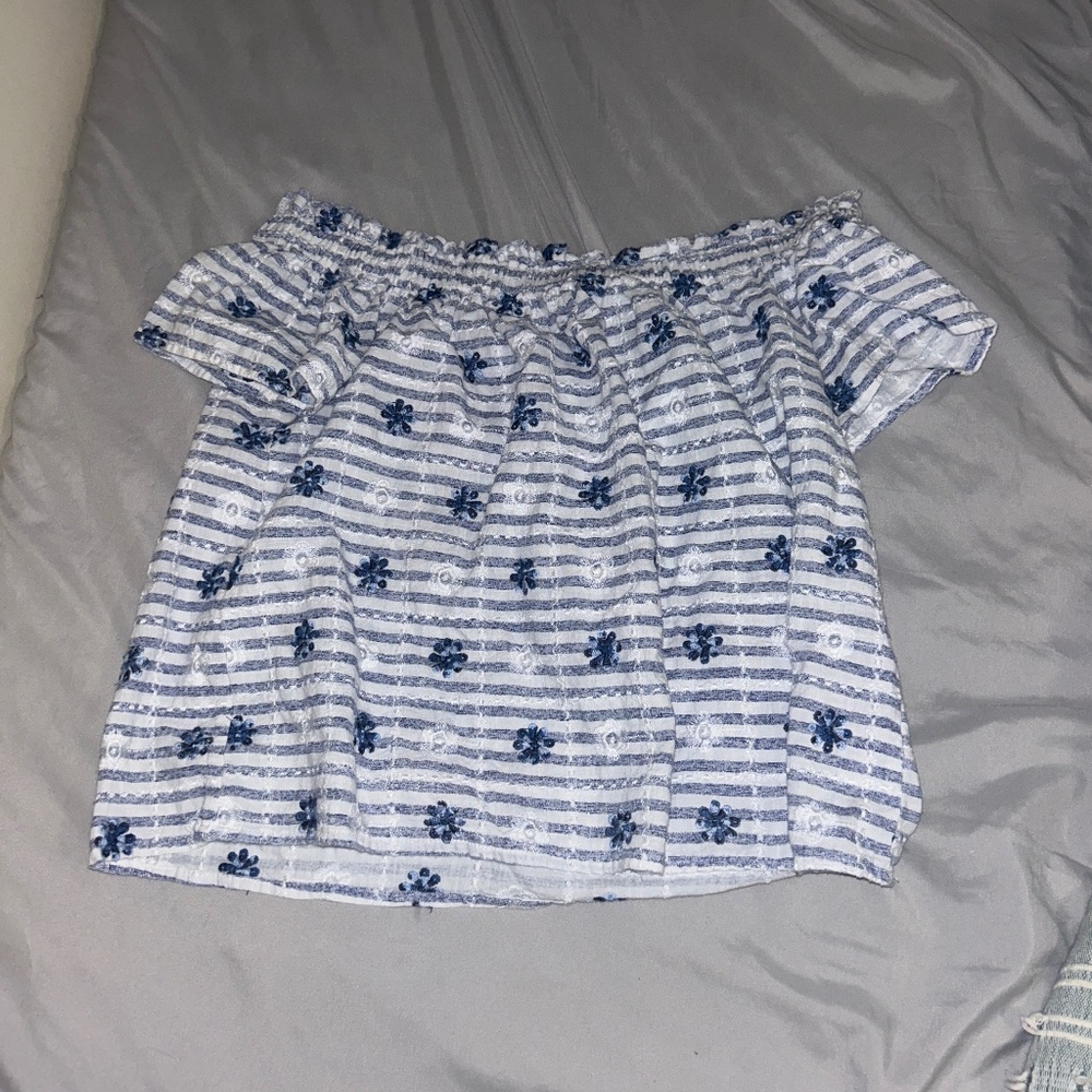 Off the shoulder blue flower top!